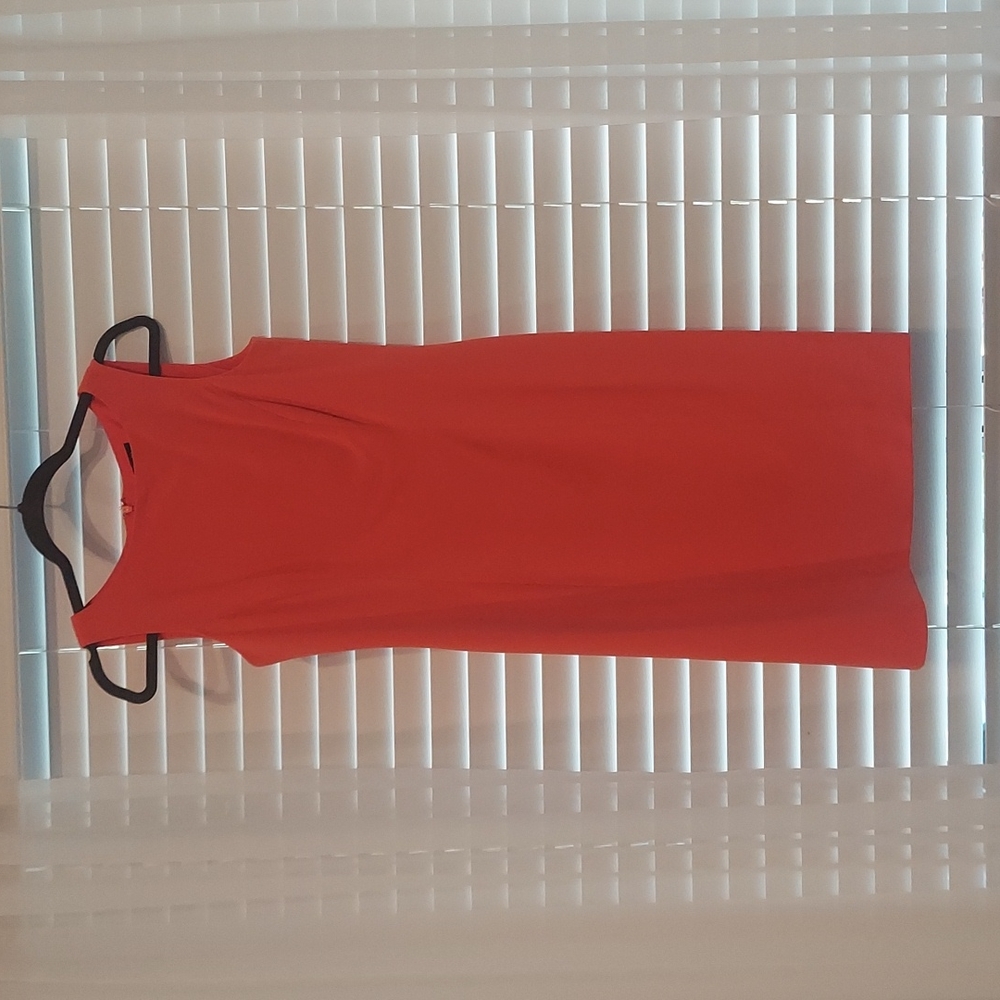 Tahari pencil skirt dress. Coral color size 2